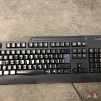 Lote 034 - 20 Teclados Prehkeytec MCI 3011, 21 Teclados y 5 Mouse´s