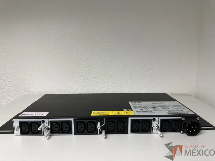 Lote 013 - PDU para rack universal de 12 puertos IBM, Modelo: 9306-RTP - Imagen 5