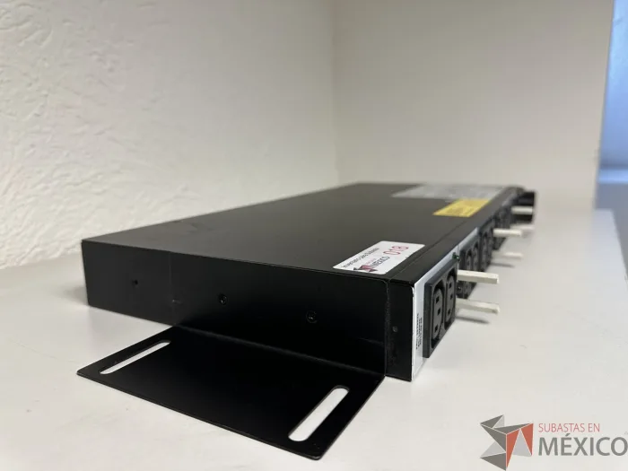 Lote 013 - PDU para rack universal de 12 puertos IBM, Modelo: 9306-RTP - Imagen 3