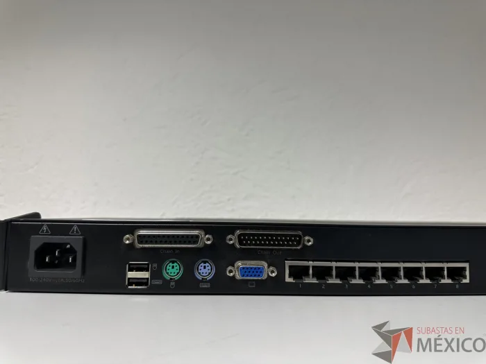 Lote 008 - Conmutador Remoto Servidores APC Analog 2G KVM0108A - Imagen 6