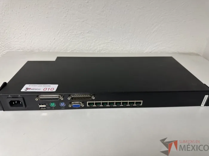 Lote 008 - Conmutador Remoto Servidores APC Analog 2G KVM0108A - Imagen 5
