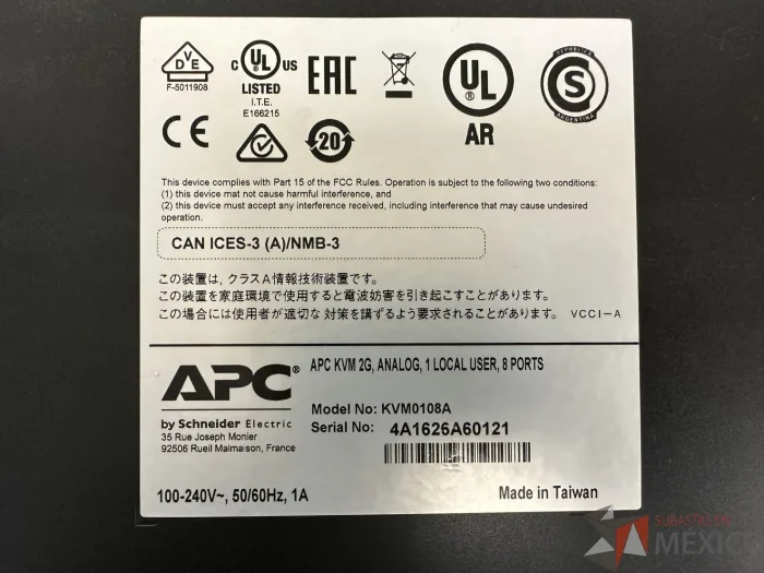Lote 008 - Conmutador Remoto Servidores APC Analog 2G KVM0108A - Imagen 2