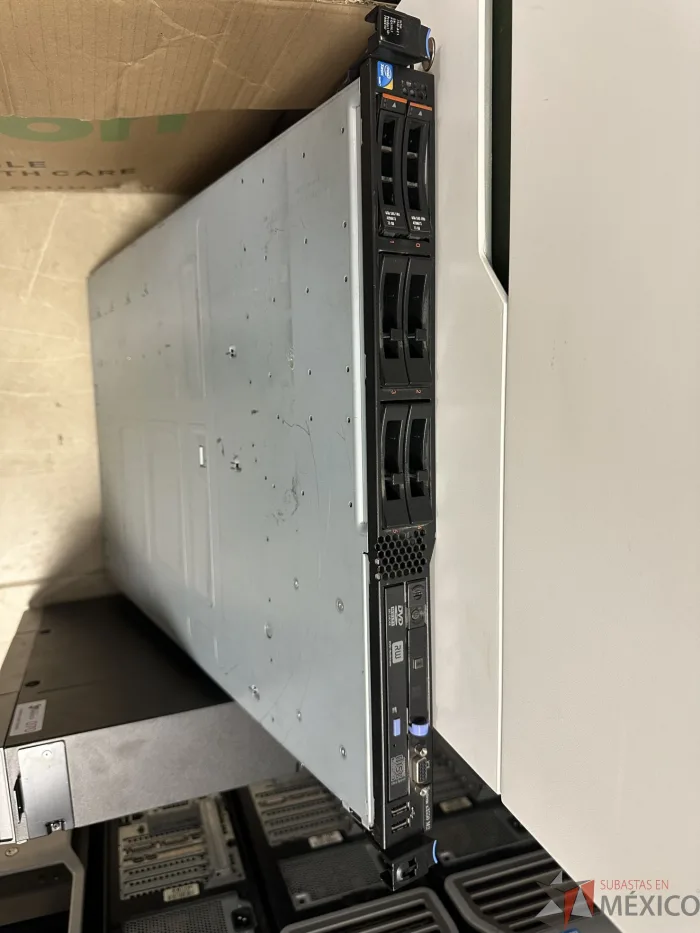 Lote 030 - Servidor IBM AC1 KQ120L7 XEON SYSTEM X3550 M2 - Imagen 3