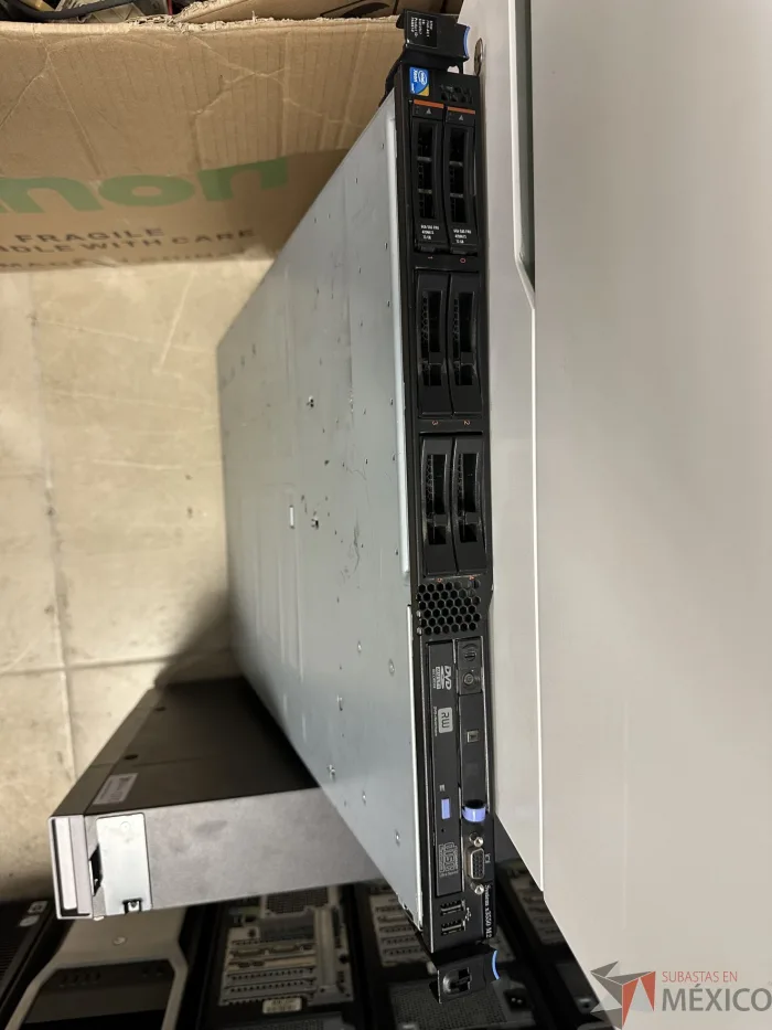 Lote 030 - Servidor IBM AC1 KQ120L7 XEON SYSTEM X3550 M2