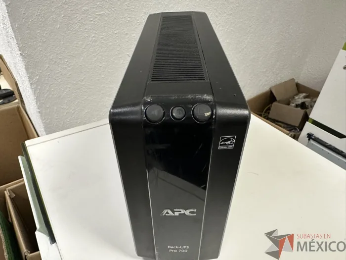 Lote 076 - 7 NoBreak APC BR700G - Imagen 5