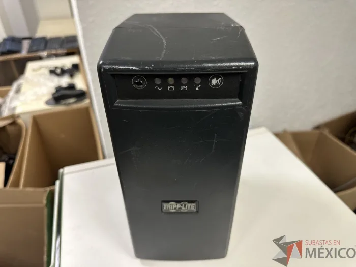 Lote 077 - 10 NoBreak Tripp-lite OMNISMART700 - Imagen 9