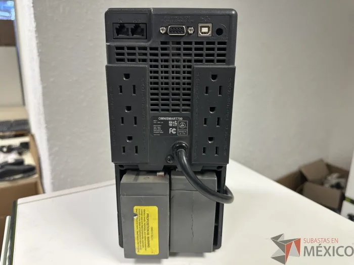 Lote 077 - 10 NoBreak Tripp-lite OMNISMART700 - Imagen 2