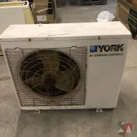 Lote 006 - 2 Mini Split (Trane y York) y 1 condensador York - Imagen 20