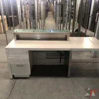 Lote 001 - Lote de muebles diversos (Mostrador, mueble, rack, etc...)