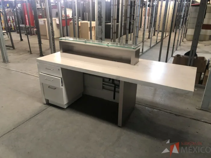 Lote 001 - Lote de muebles diversos (Mostrador, mueble, rack, etc...) - Imagen 26