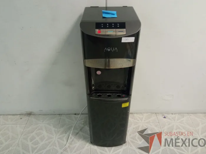 Lote 041 - Dispensador de agua