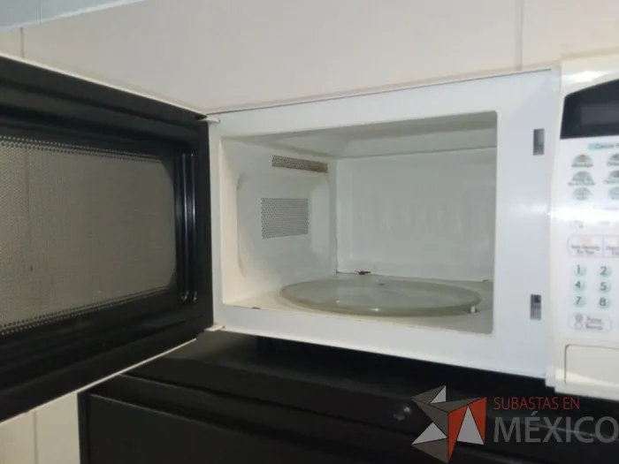 Lote 033 - Horno de Microondas - Imagen 4