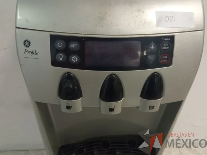 Lote 029 - Dispensador de agua con mini frigobar - Imagen 5