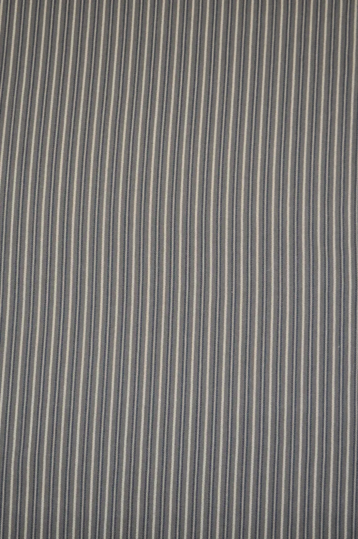 Lote 002 - 1 rollo de tela en franela de tonos azul, y gris - Imagen 4