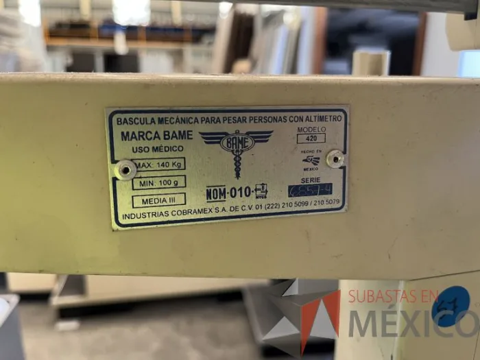 Lote 056 - Báscula Mecánica para Pesar Personas con Altímetro, Marca Bame, Modelo: 420 - Imagen 2