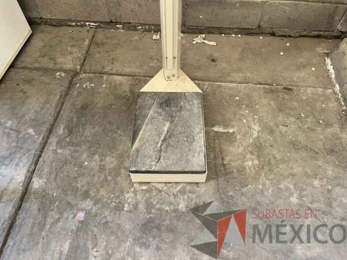 Lote 056 - Báscula Mecánica para Pesar Personas con Altímetro, Marca Bame, Modelo: 420 - Imagen 5