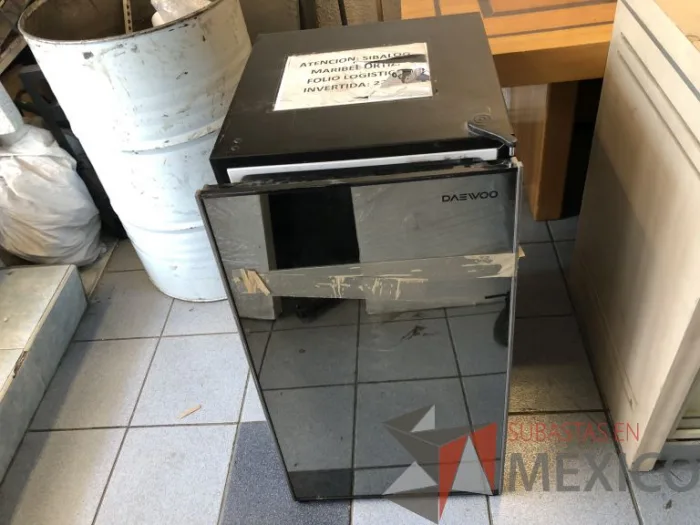 Lote 121 - Frigobar Daewoo Modelo FR-15A - Imagen 4