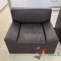 Lote 001 - Sillón de 1 plaza con asiento y respaldo color café - Imagen 3