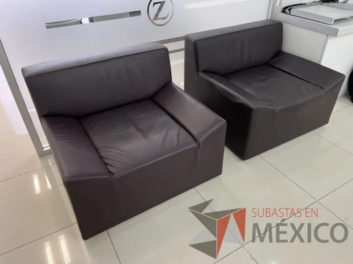 Lote 001 - Sillón de 1 plaza con asiento y respaldo color café - Imagen 5