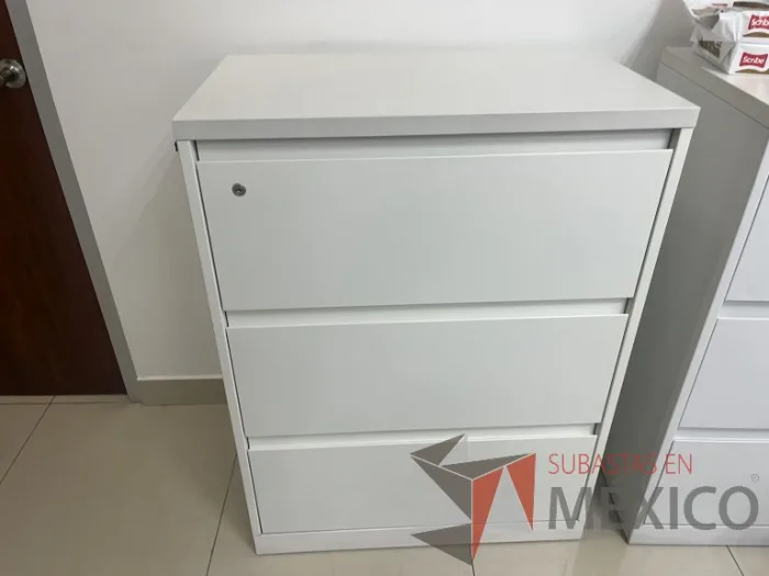 Lote 012 - Archivero horizontal alto de 3 cajones color blanco - Imagen 2