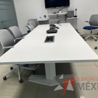 Lote 013 - Mesa de sala de juntas para 10 personas con accesorio para conexiones - Imagen 3