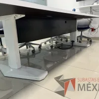 Lote 013 - Mesa de sala de juntas para 10 personas con accesorio para conexiones - Imagen 6
