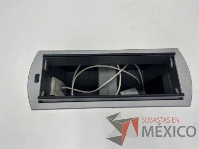Lote 013 - Mesa de sala de juntas para 10 personas con accesorio para conexiones - Imagen 7