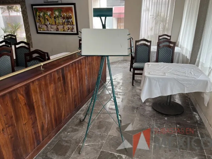 Lote 005 - Atril - Imagen 2