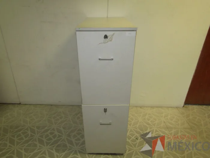 Lote 010 - 2 Archivero verticales con 2 cajones