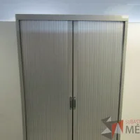 Lote 011 - 2 Gabinete con puertas corredizas, con 4 repisas - Imagen 6