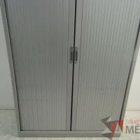 Lote 011 - 2 Gabinete con puertas corredizas, con 4 repisas - Imagen 4