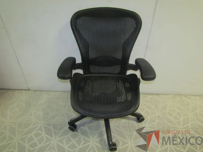 Lote 013 - Silla Herman Miller Aeron - Imagen 6