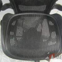 Lote 013 - Silla Herman Miller Aeron - Imagen 5