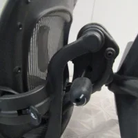 Lote 013 - Silla Herman Miller Aeron - Imagen 2