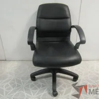 Lote 023 - 6 Sillas ejecutivas color negro - Imagen 5