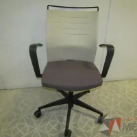 Lote 019 - Silla ejecutiva color blanco - Imagen 3