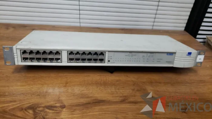 Lote 034 - SWITCH 3COM de 24 puertos Modelo SUPERSTACK II PS HUB240 - Imagen 2
