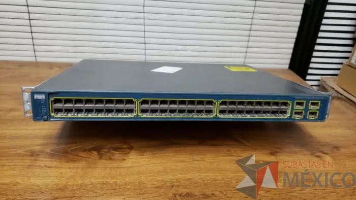 Lote 012 - SWITCH POE CISCO de 48 puertos Modelo WS C3560 48PS S V04 - Imagen 2