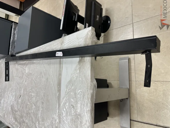 Lote 075 - Barra APC, Basic rack PDU