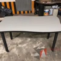 Lote 002 - Mesa plegable con cubierta color gris - Imagen 4