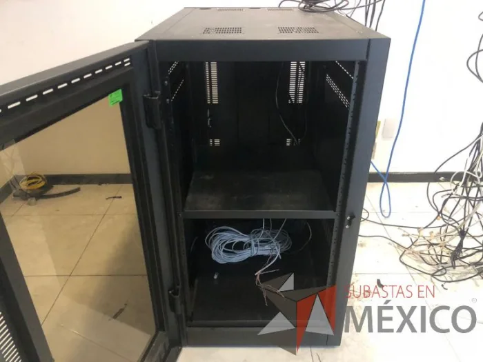 Lote 011 - Gabinete de comunicaciones metálico color negro - Imagen 4
