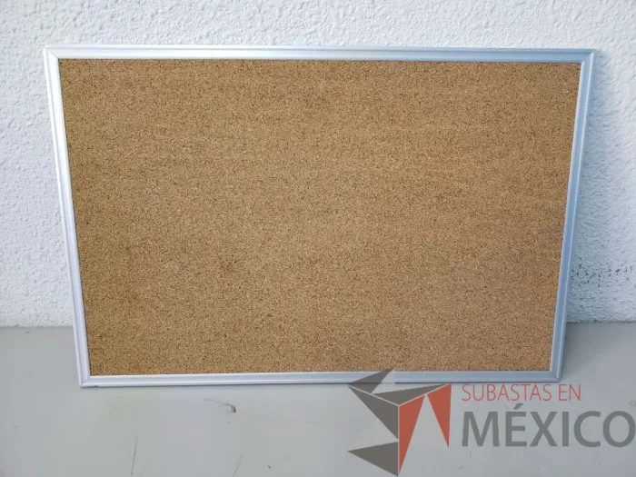 Lote 068 - Pizarrón blanco y Pizarrón de corcho - Imagen 2