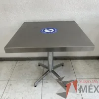 Lote 057 - 2 Mesas de comedor con cubierta de metálica - Imagen 2