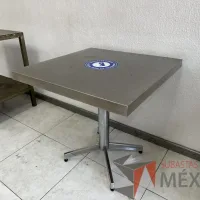 Lote 057 - 2 Mesas de comedor con cubierta de metálica - Imagen 5