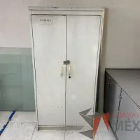 Lote 058 - Gabinete metálico alto color blanco - Imagen 3