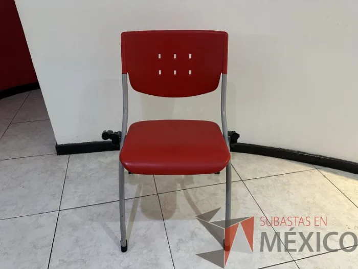 Lote 045 - 2 Sillas de visita con asiento y respaldo color rojo