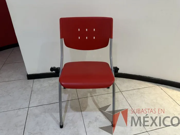 Lote 052 - 2 Sillas de visita con asiento y respaldo color rojo