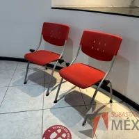 Lote 045 - 2 Sillas de visita con asiento y respaldo color rojo - Imagen 3