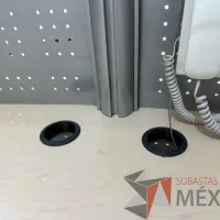 Lote 001 - Mueble de recepción metálica cubierta color madera y cubierta superior de vidrio - Imagen 10