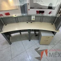 Lote 001 - Mueble de recepción metálica cubierta color madera y cubierta superior de vidrio - Imagen 14